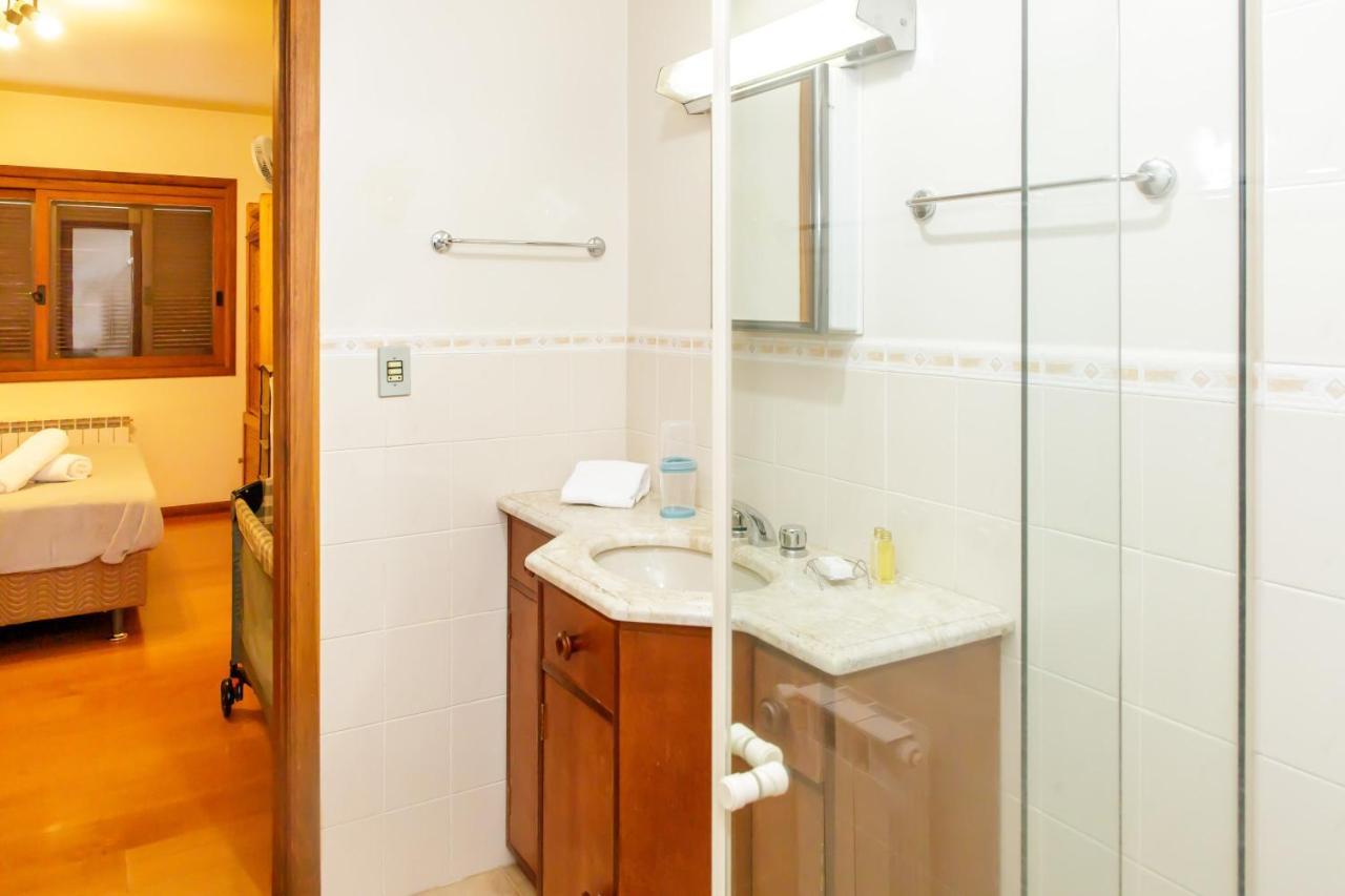 Apartamento amplo e aconchegante na Av das Hortências no centro de Gramado Extérieur photo