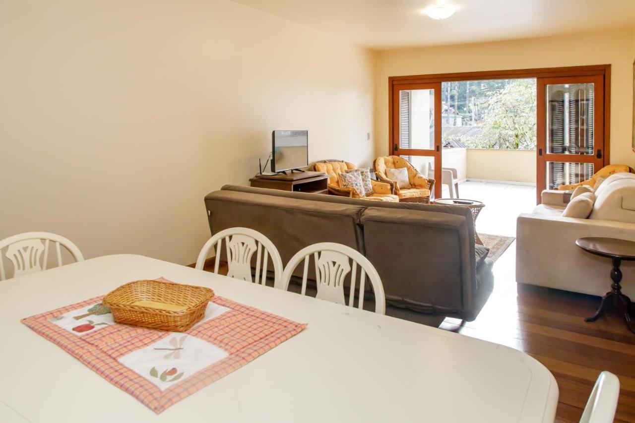 Apartamento amplo e aconchegante na Av das Hortências no centro de Gramado Extérieur photo